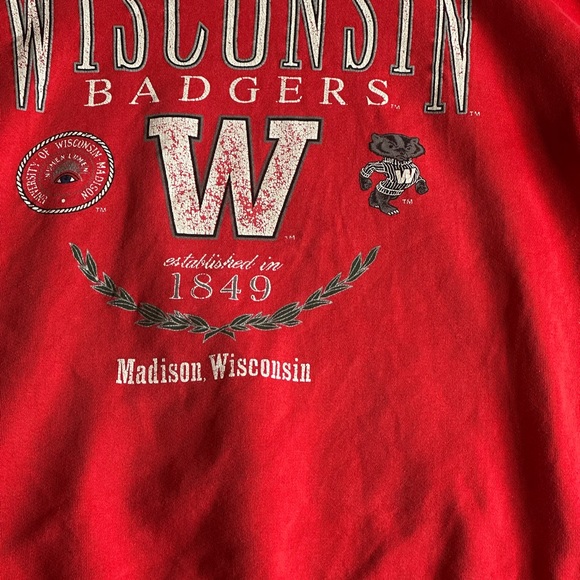 Wisconsin Badgers Red Graphic Sweatshirt SZ Large - Picture 4 of 8